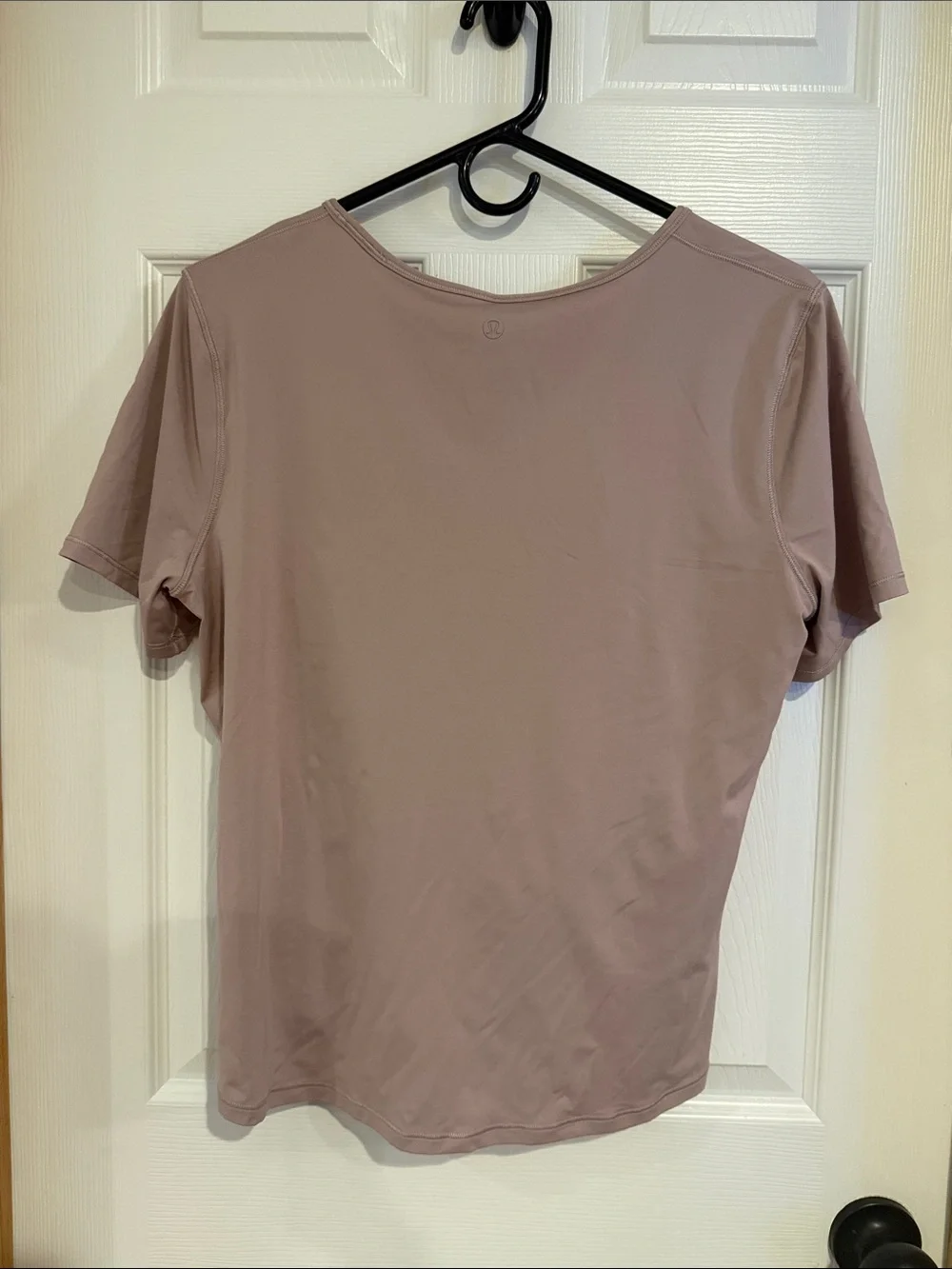 581 Lululemon Twist Front Short Sleeve Active Top Mauve Pink Size 8